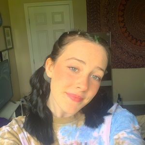 Meet your Posher, Lillian